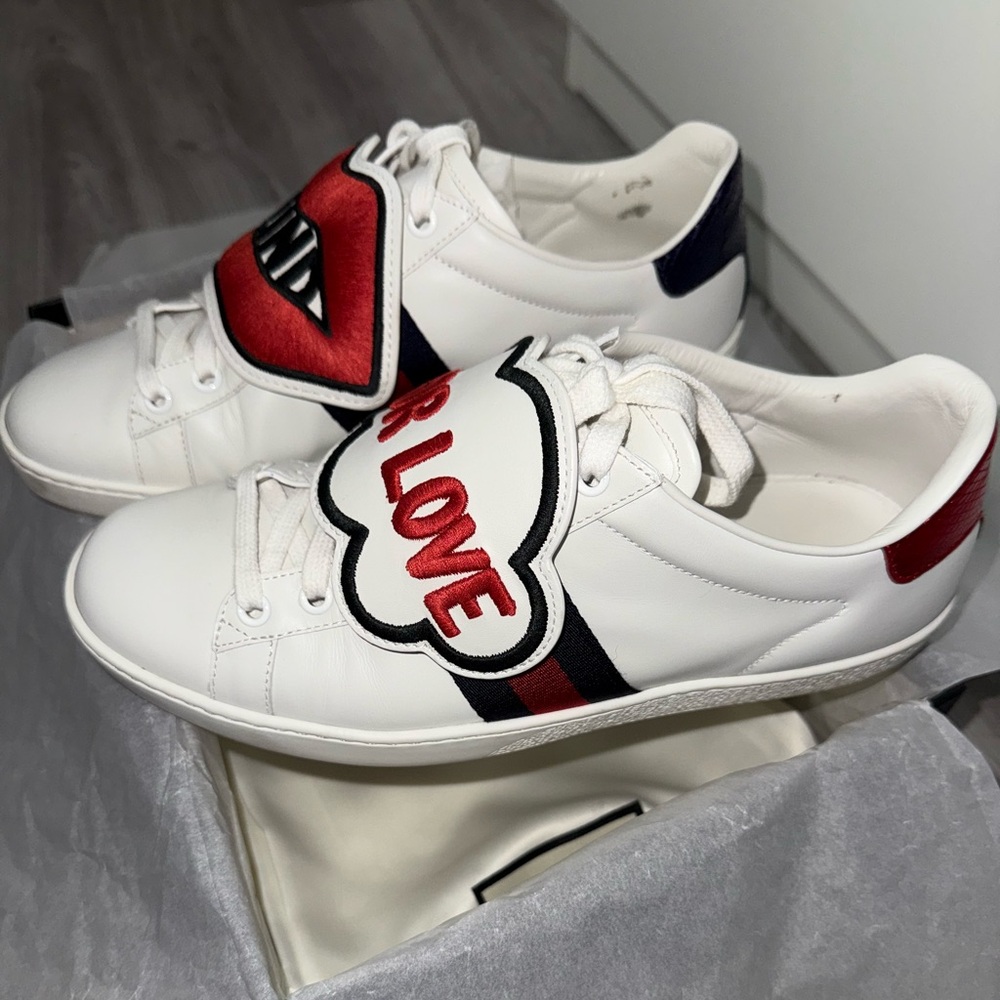 GUCCI blind for love sneakers… come with box and dust bags - Picture 2 of 7